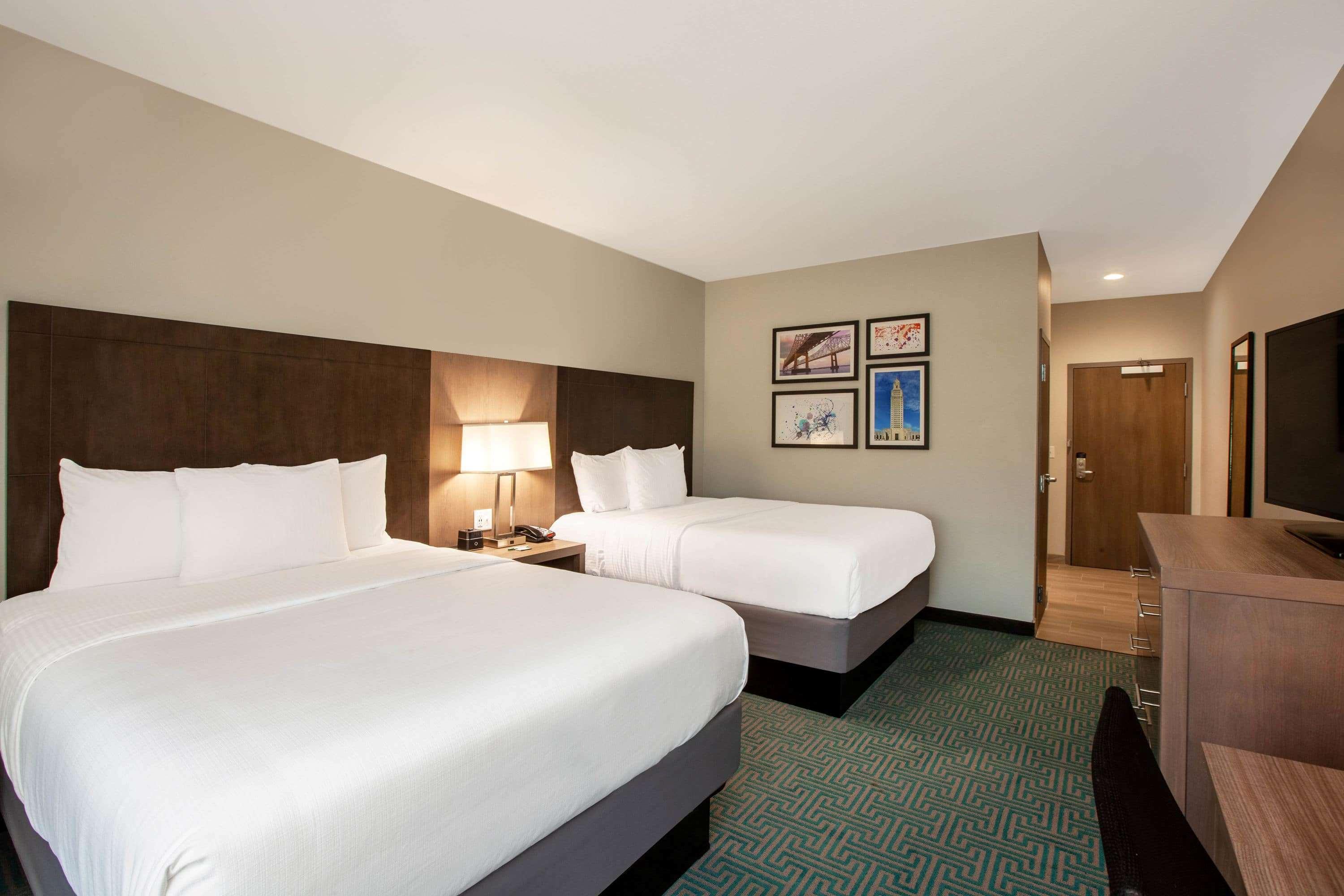 La Quinta & By Wyndham Oil Center