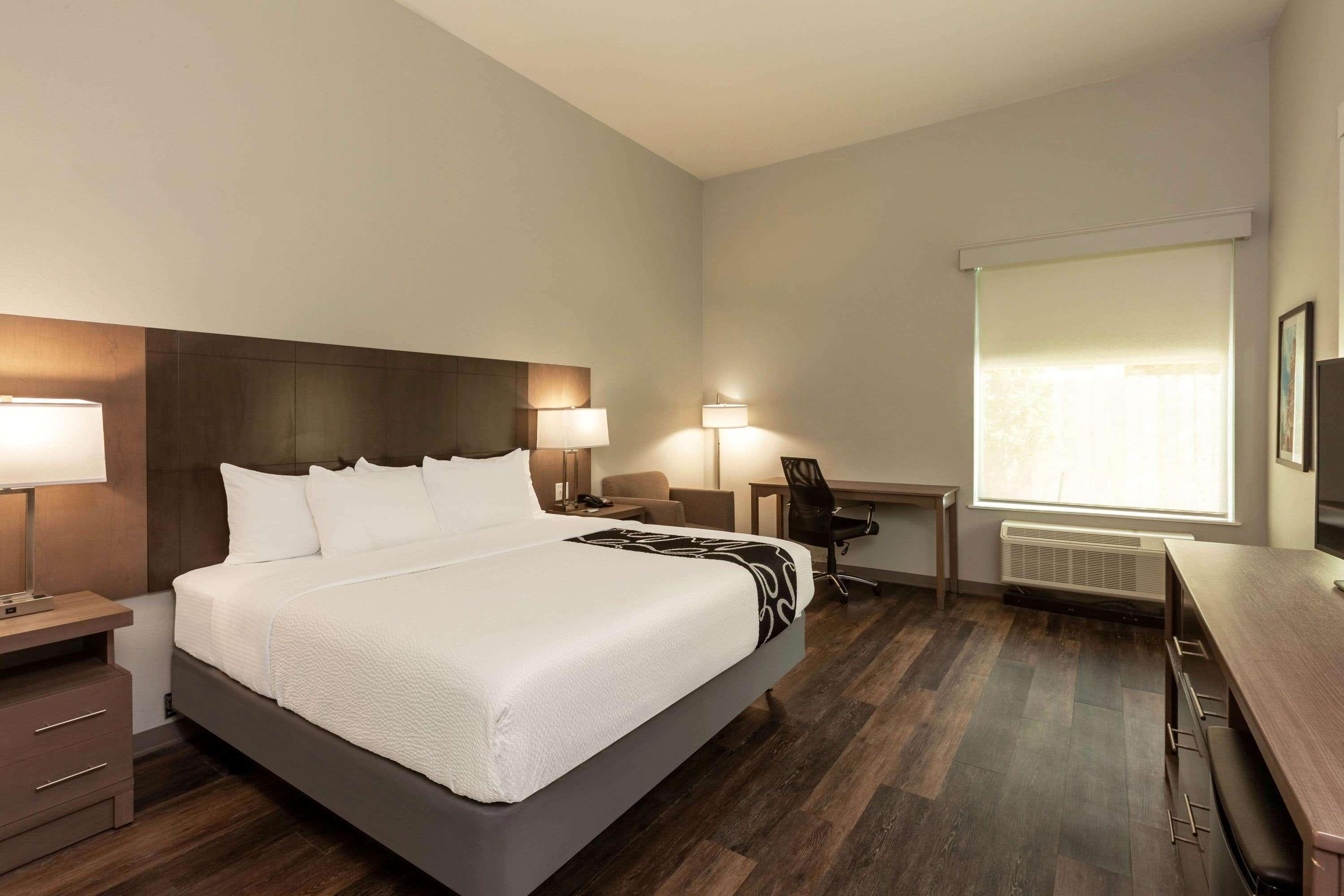 La Quinta & By Wyndham Oil Center Hotel 3*