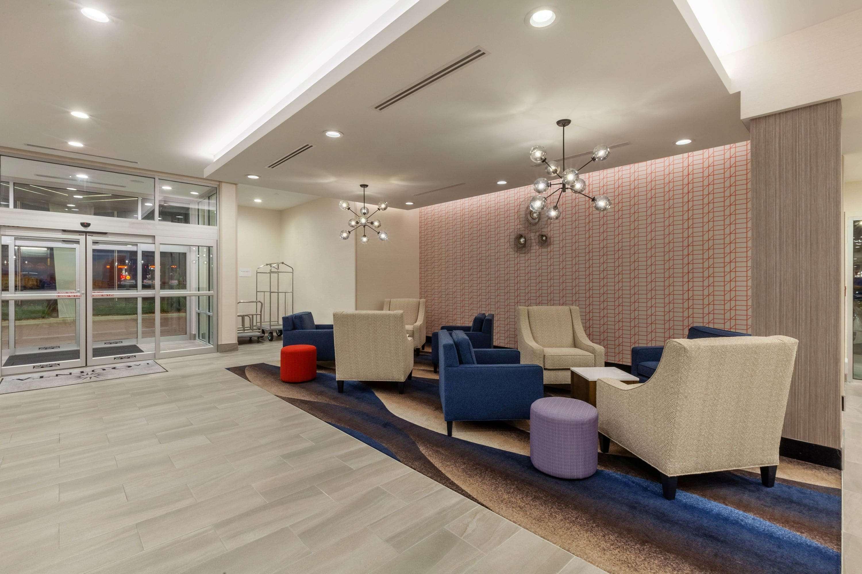 La Quinta & By Wyndham Oil Center Hotel 3*